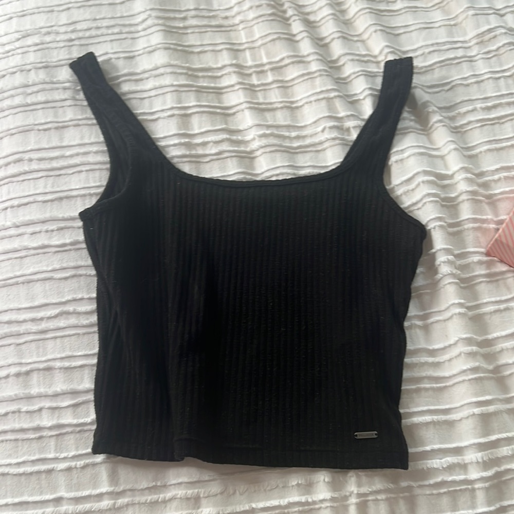 hollister tank